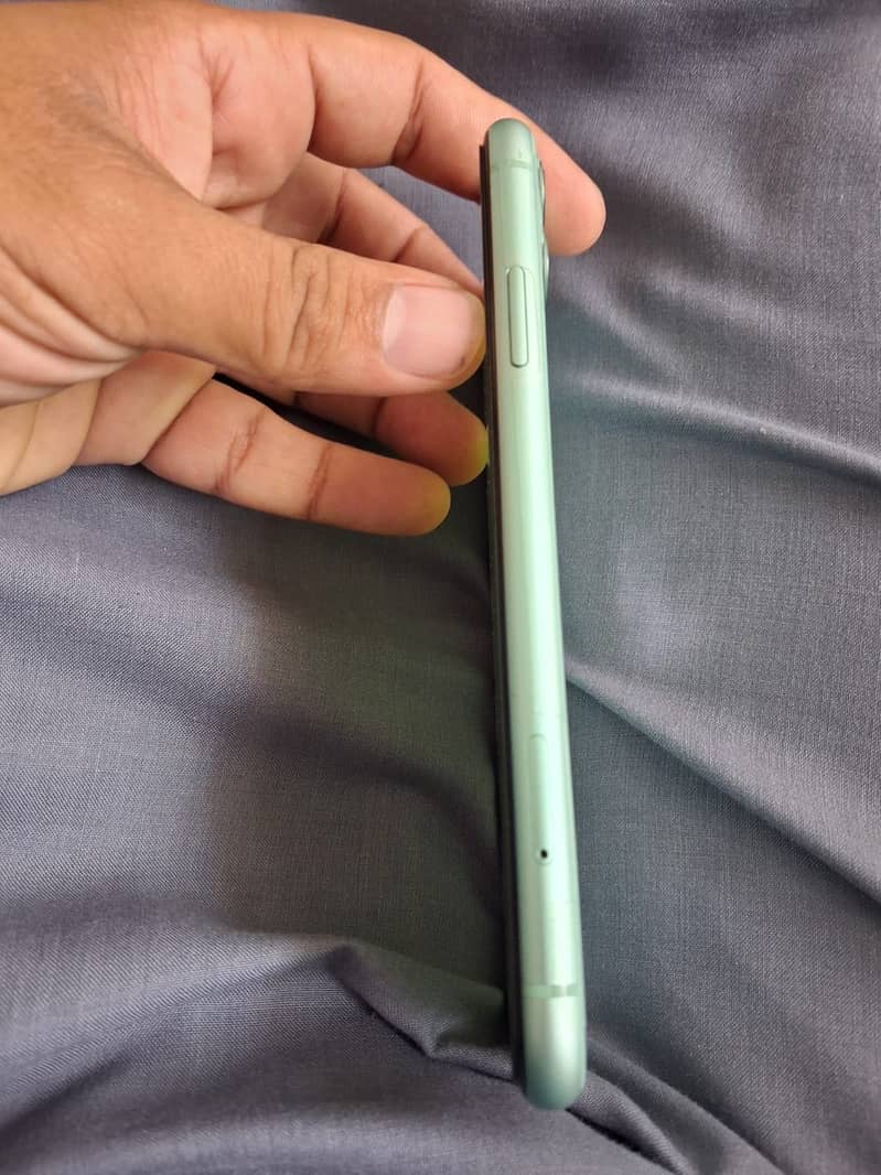 Apple iPhone 11 5