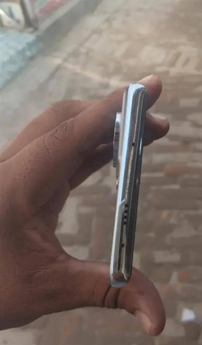 Tecno CAMON 40 Pro 1