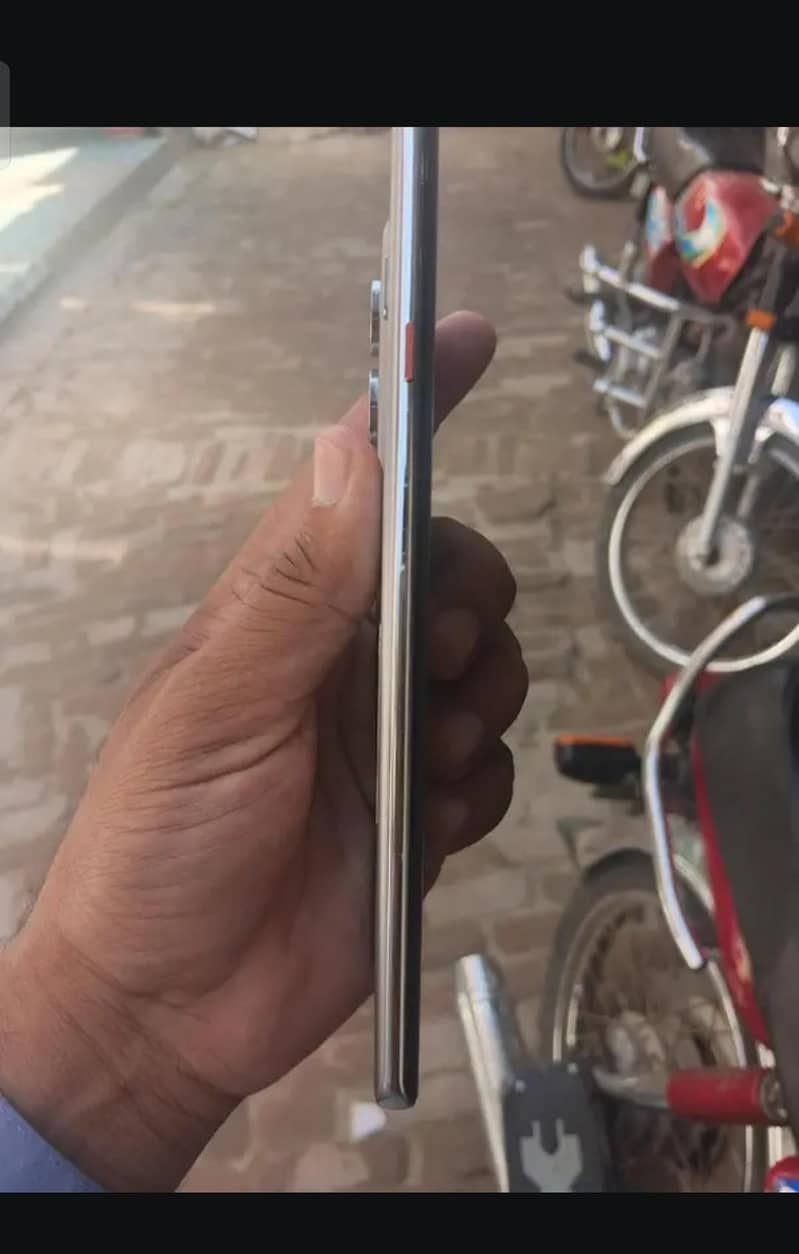 Tecno CAMON 40 Pro 3