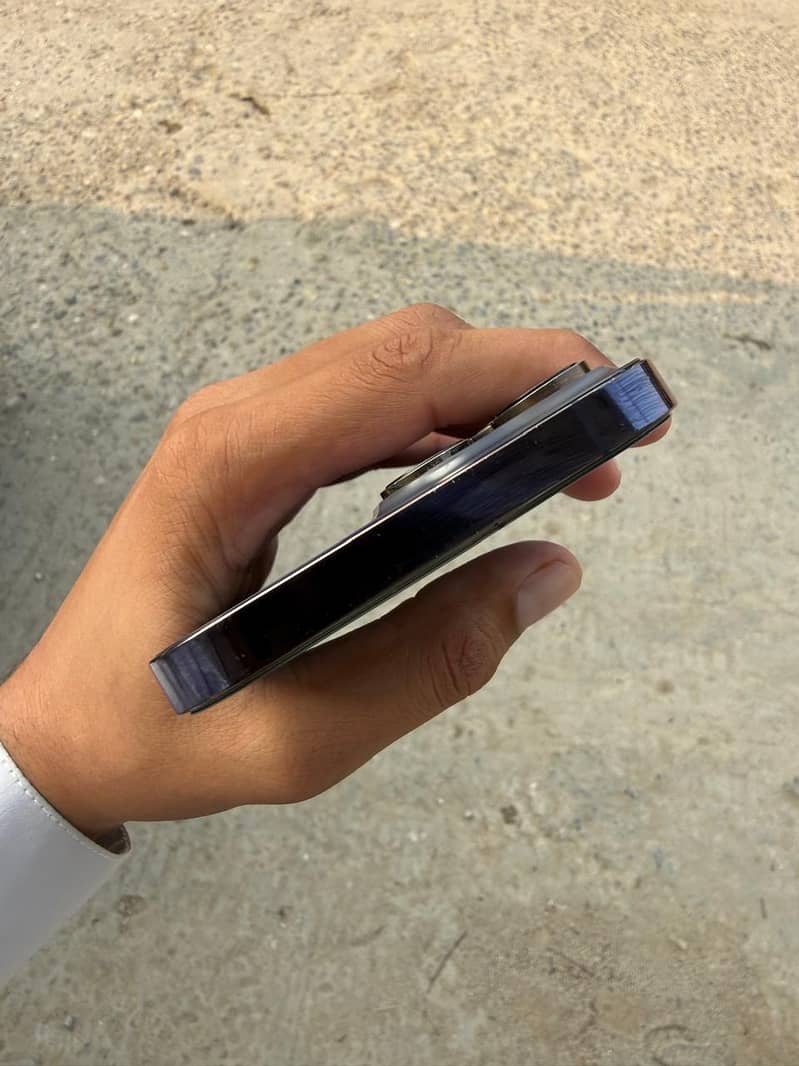 Apple iPhone 14 Pro Max 2