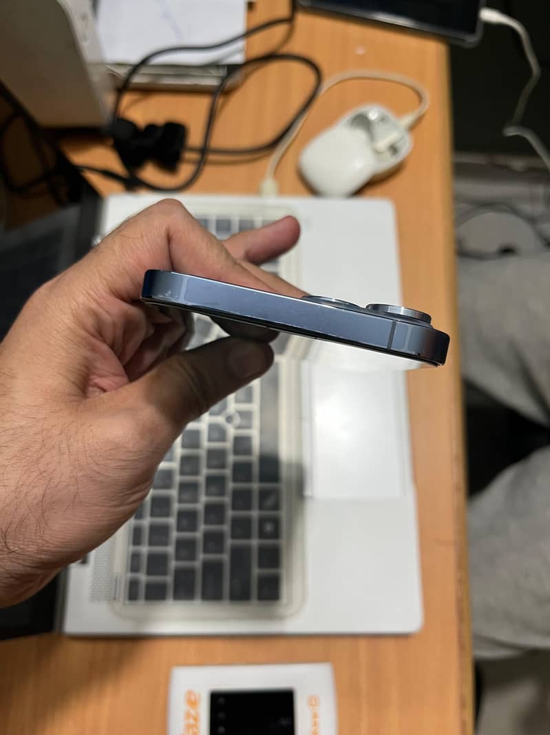 Apple iPhone 13 Pro Max 4