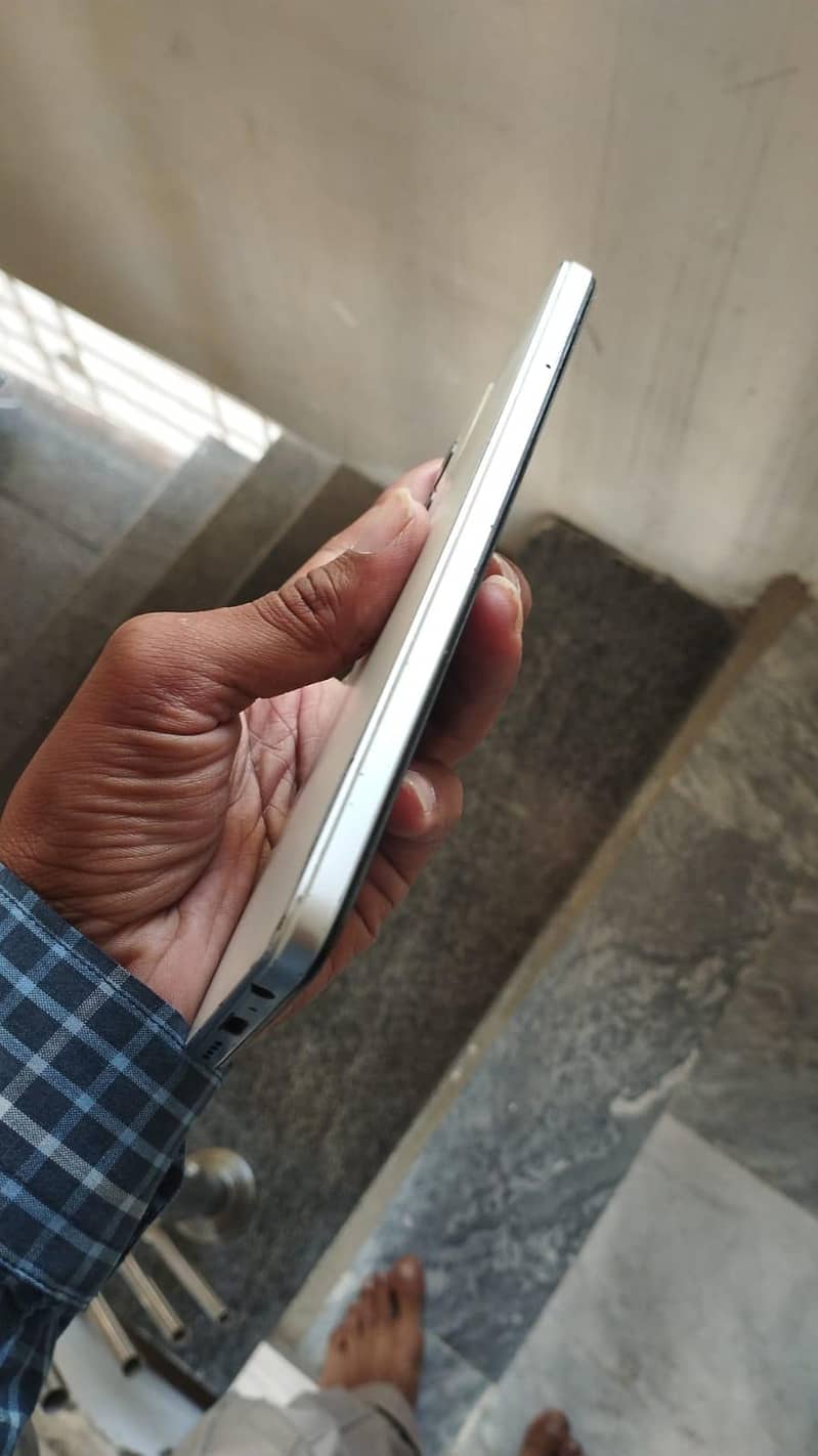 Infinix Note 12 Pro 4