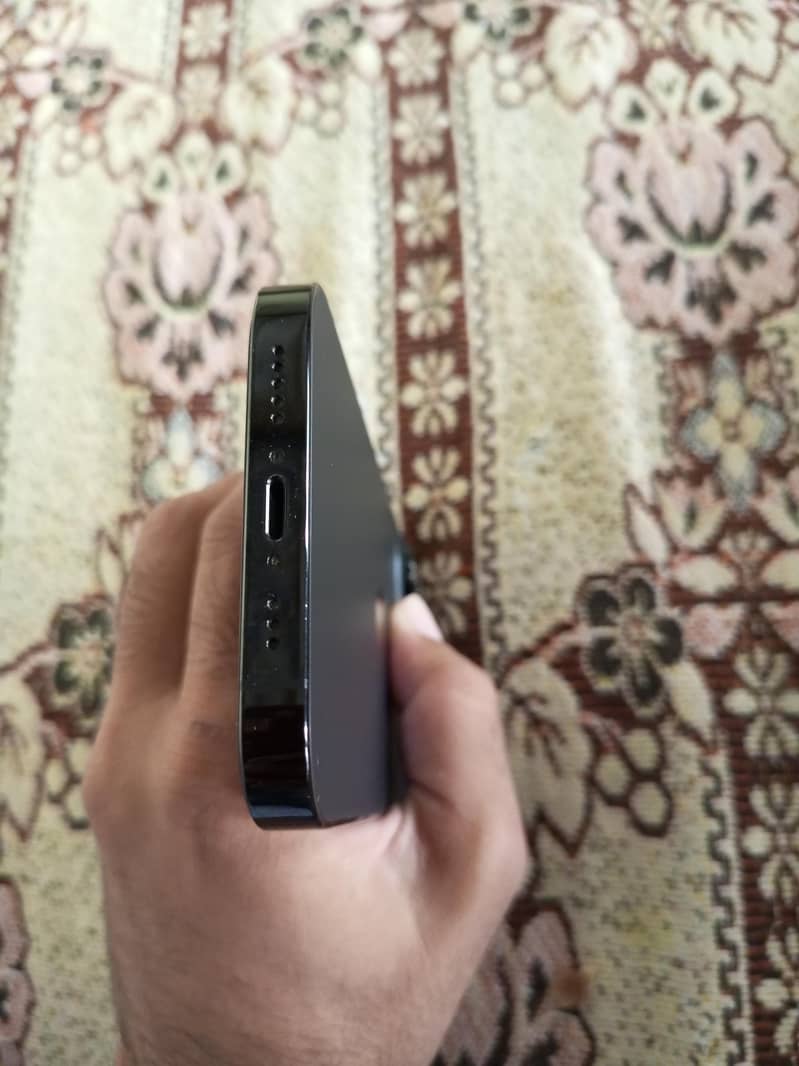 Apple iPhone 14 Pro 2