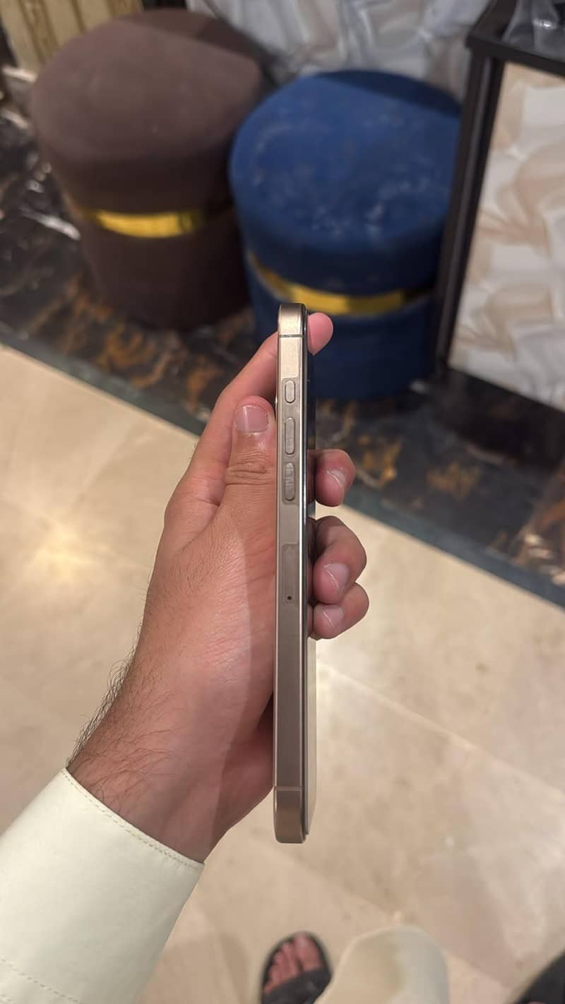 Apple iPhone 16 Pro Max 3
