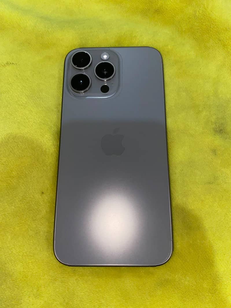 Apple iPhone 15 Pro Max 2