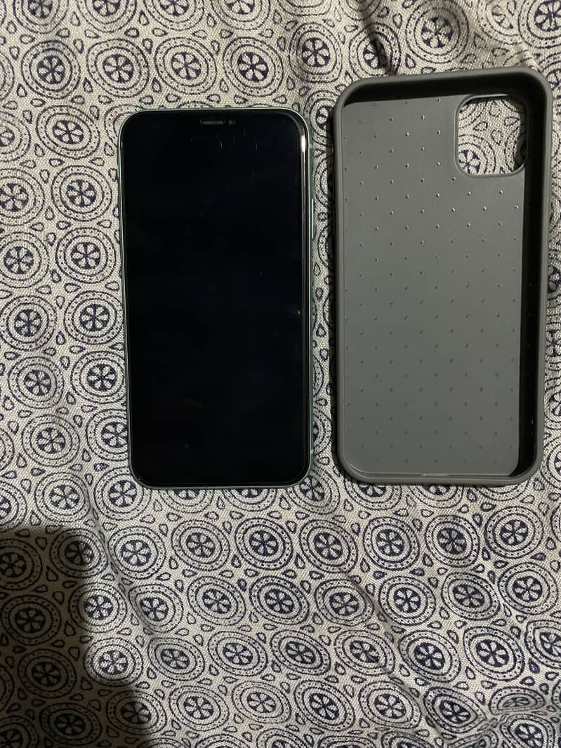Apple iPhone 11 4