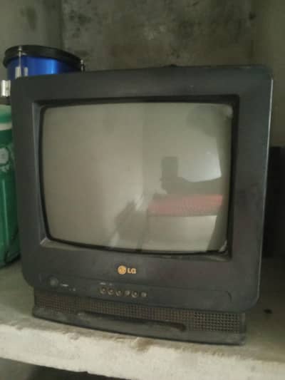 LG tv for sale condition okay