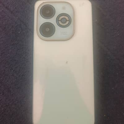 Infinix Smart 8 Plus 4GB+1GB 64GB With Charger Good Condition