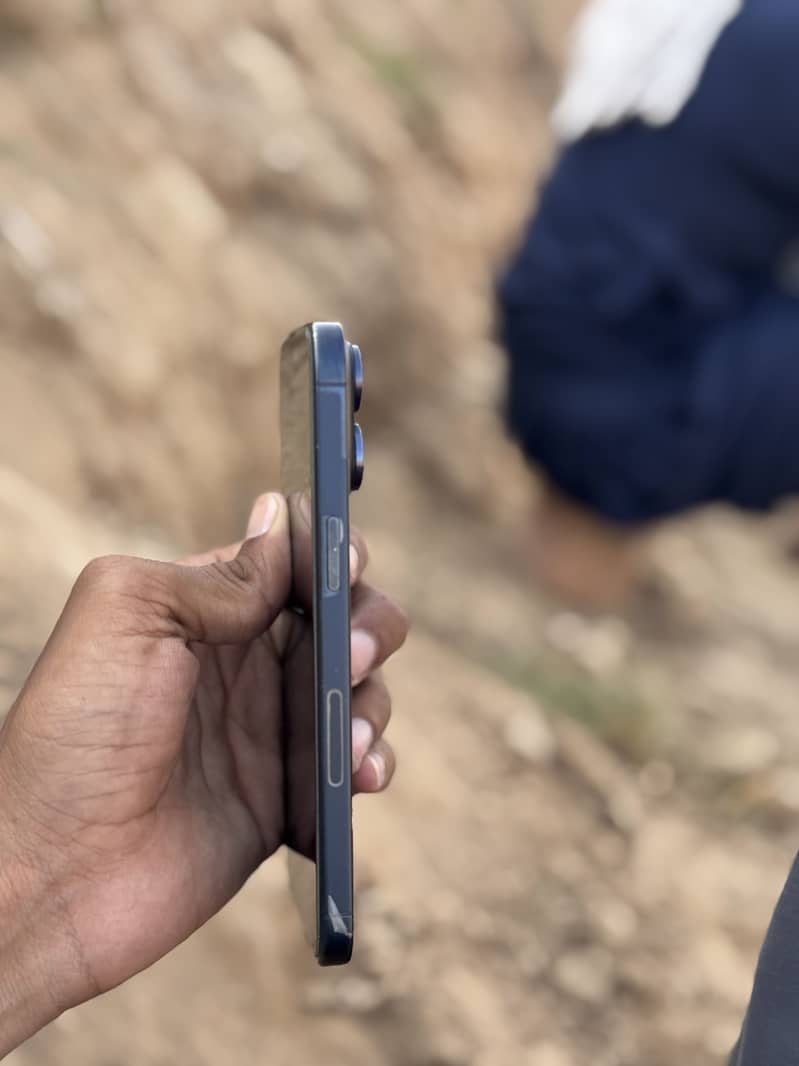 Apple iPhone 15 Pro Max 3