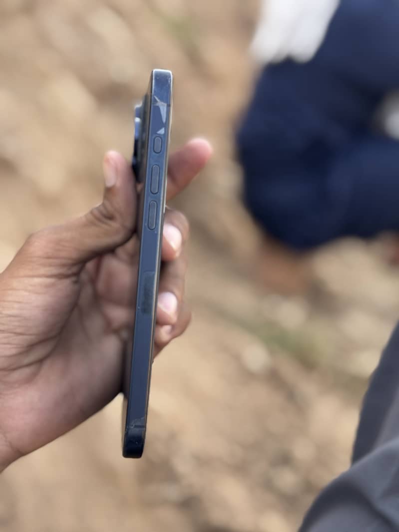 Apple iPhone 15 Pro Max 5