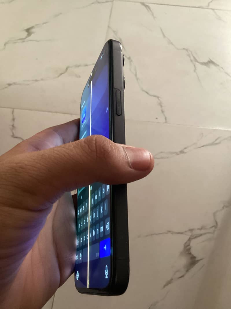Apple iPhone 15 Pro Max 2