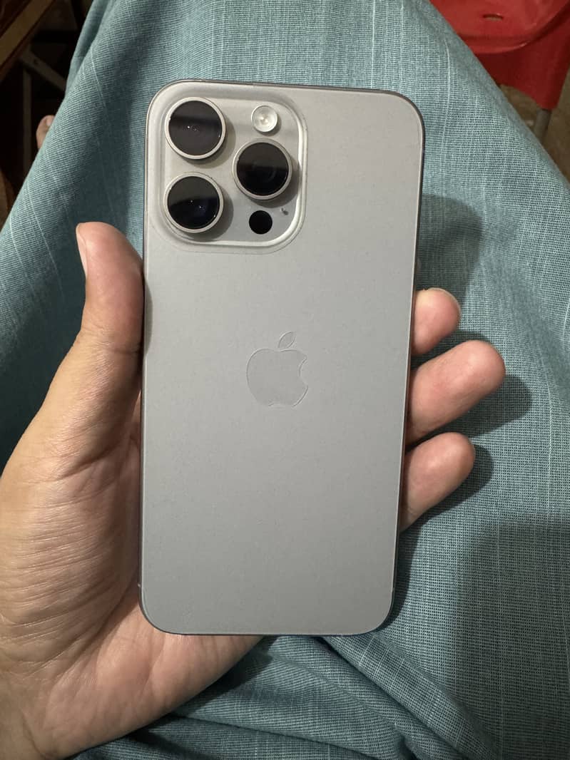 Apple iPhone 15 Pro Max 0