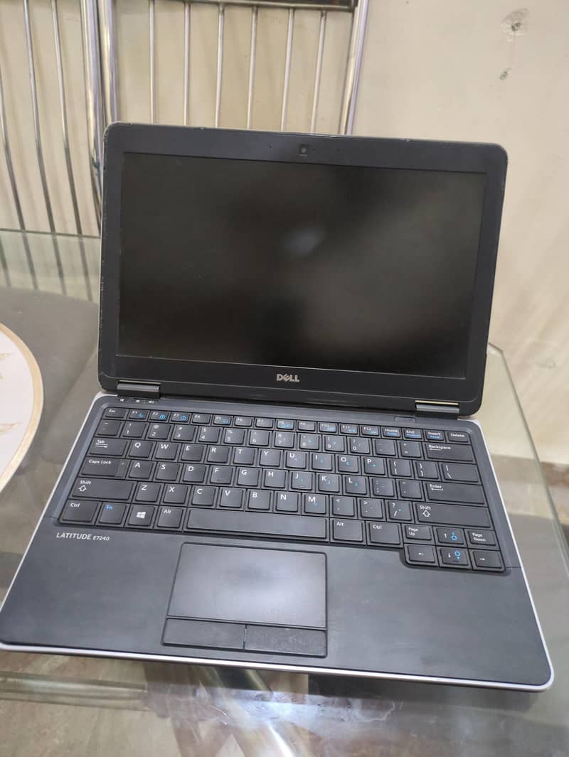 Dell latitude e7240 1