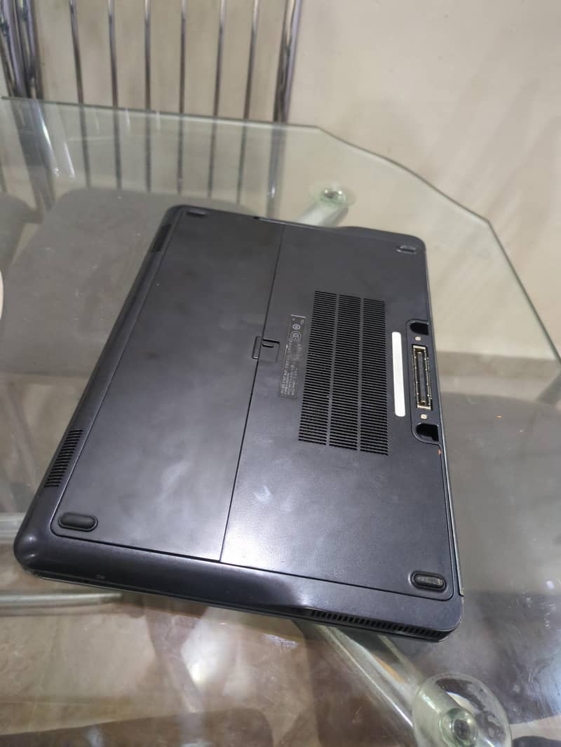 Dell latitude e7240 2