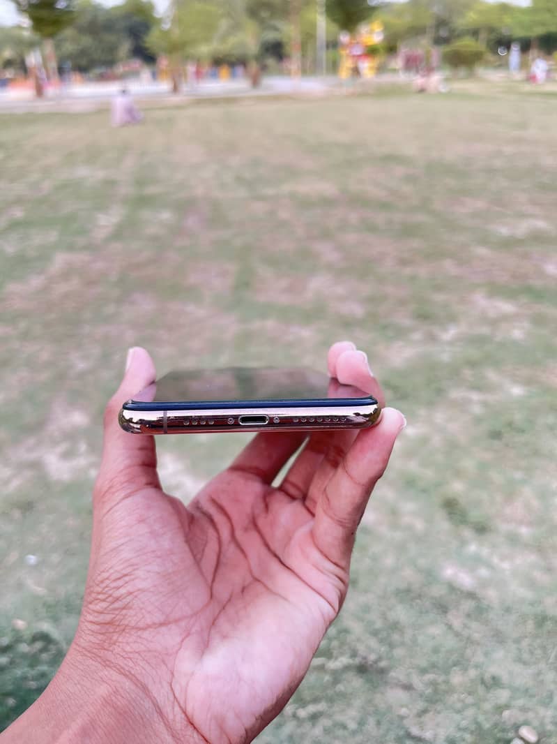 Apple iPhone 11 Pro Max 3