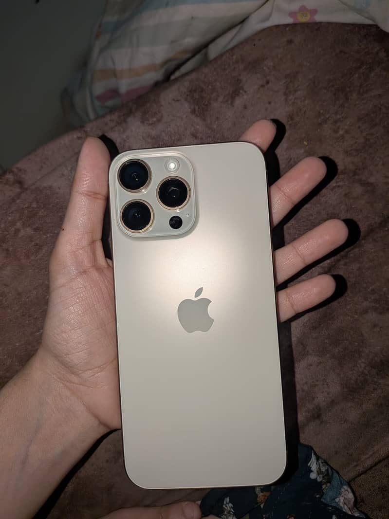 Apple iPhone 16 Pro Max 6