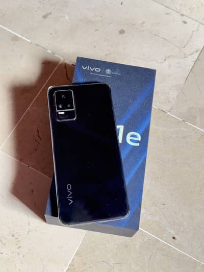 Vivo V21e Complete Saman hai 8/128Gb Pack phone Urgent sell