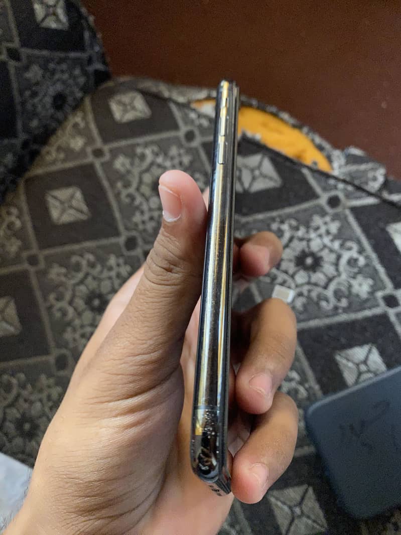 Apple iPhone XS 0