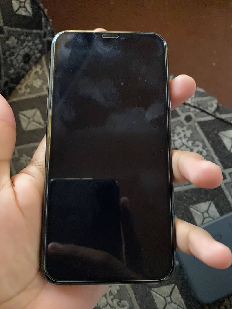 Apple iPhone XS 3