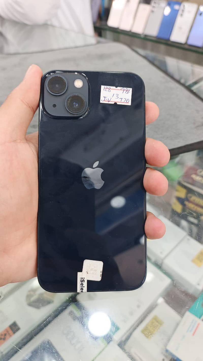 Apple iPhone 13 JV 1
