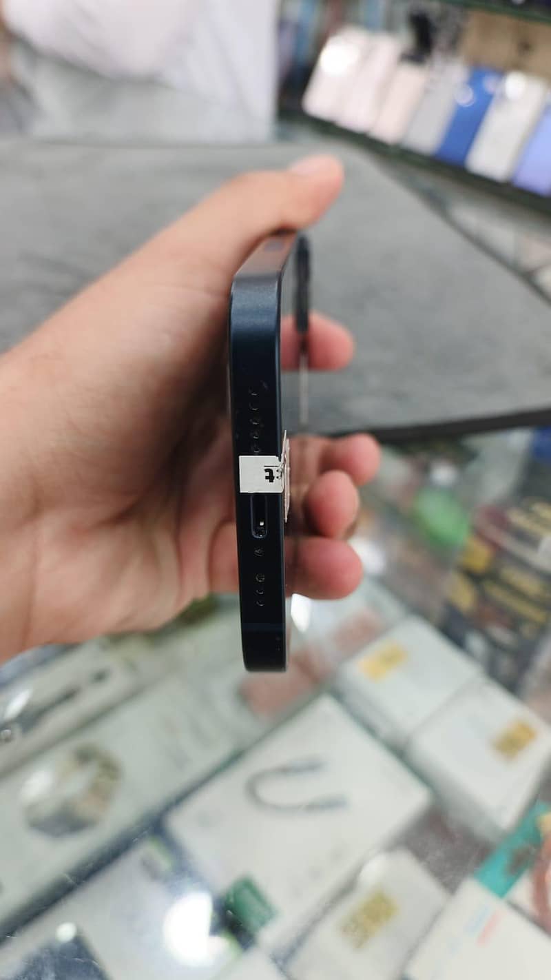 Apple iPhone 13 JV 2