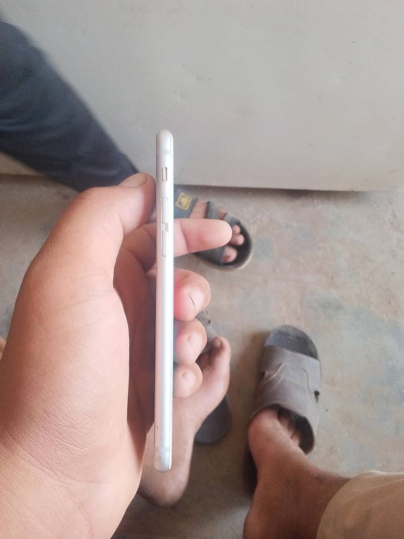 Apple iPhone 6 Plus 3
