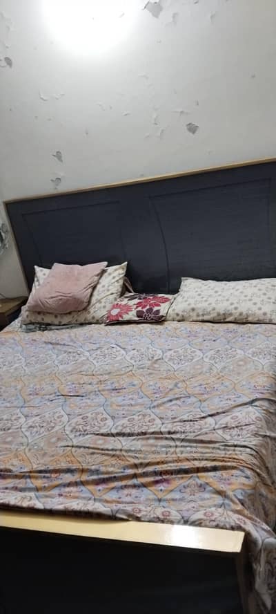 good condition bed