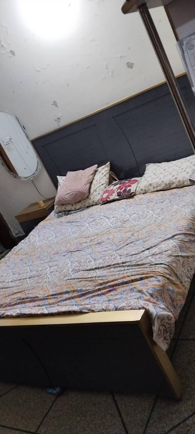 good condition bed 1