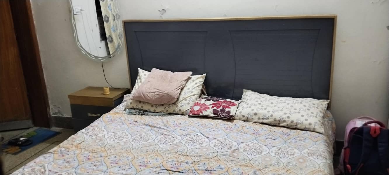 good condition bed 7