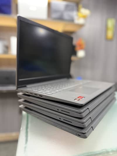 Lenovo V15 Ryzen 5 8GB RAM 256GB SSD