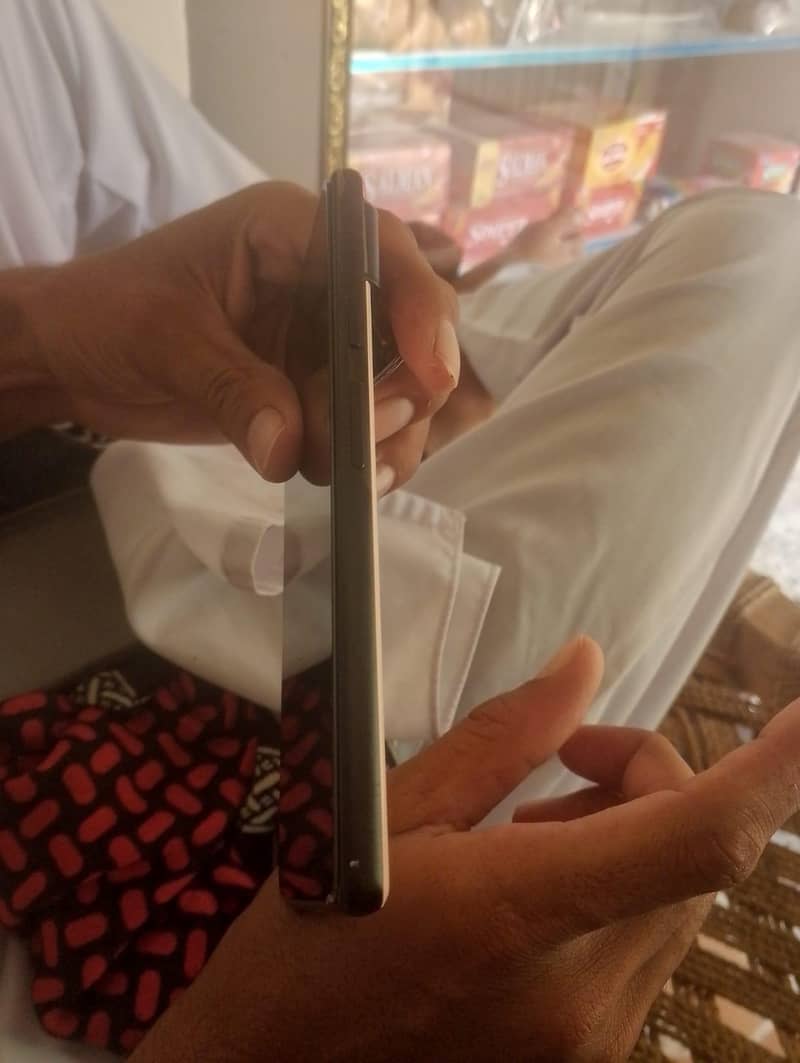Google Pixel 6 10/10 condition 1