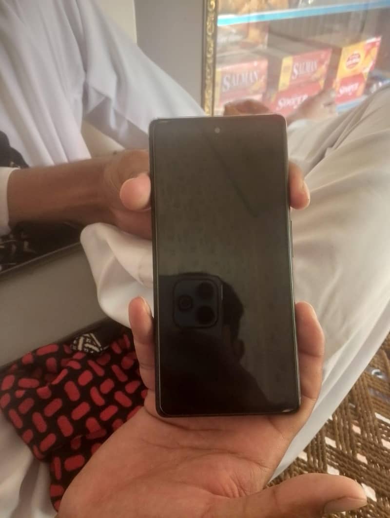 Google Pixel 6 10/10 condition 3