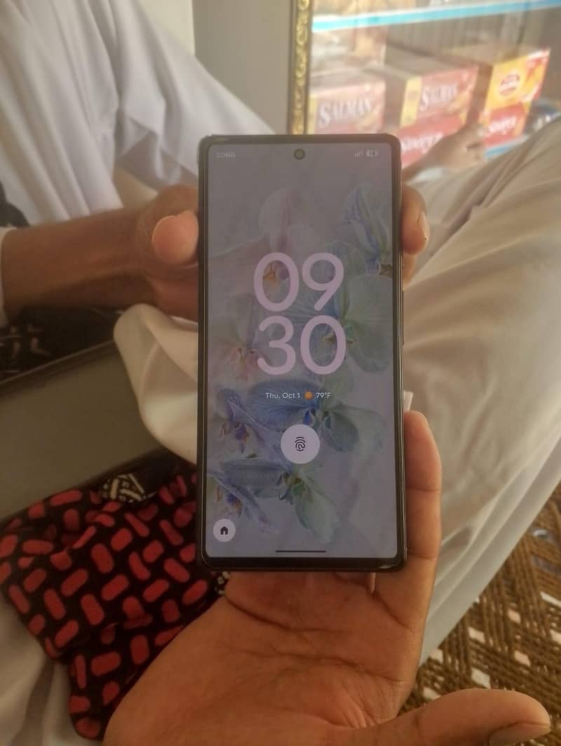 Google Pixel 6 10/10 condition 4