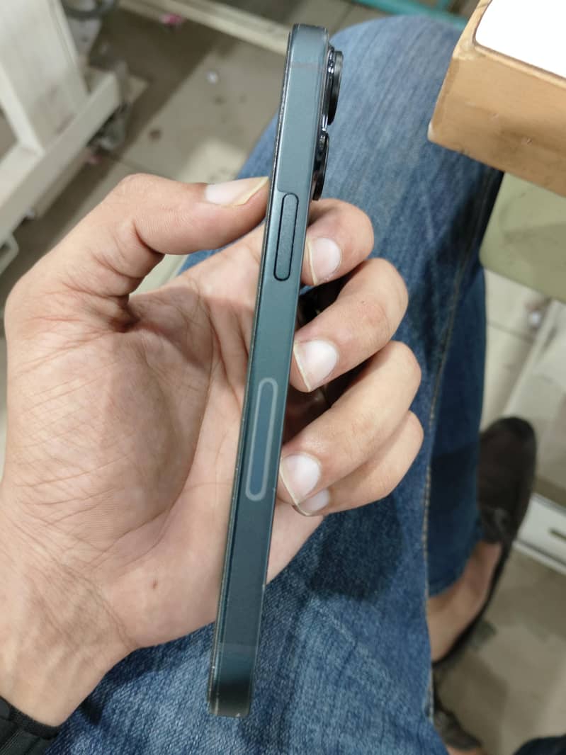 Apple iPhone 14 2