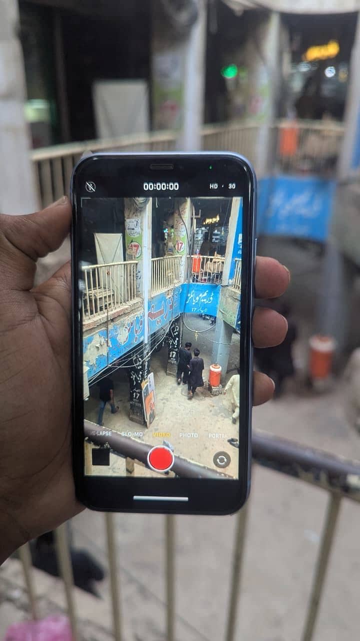 Apple iPhone XR 1