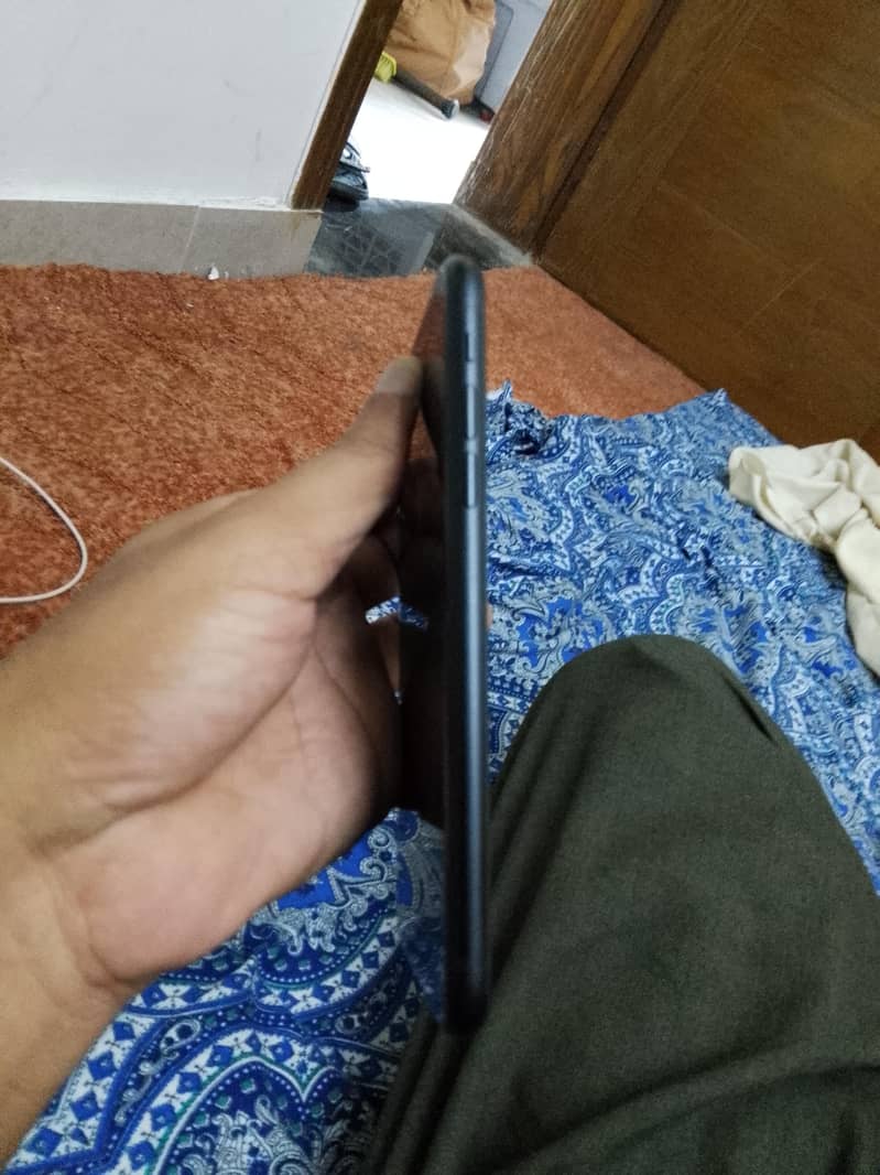 Apple iPhone XR 2