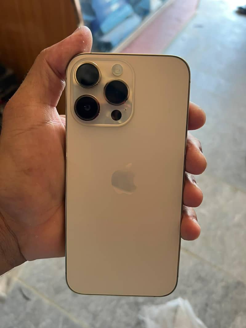 Apple iPhone 14 Pro Max 0