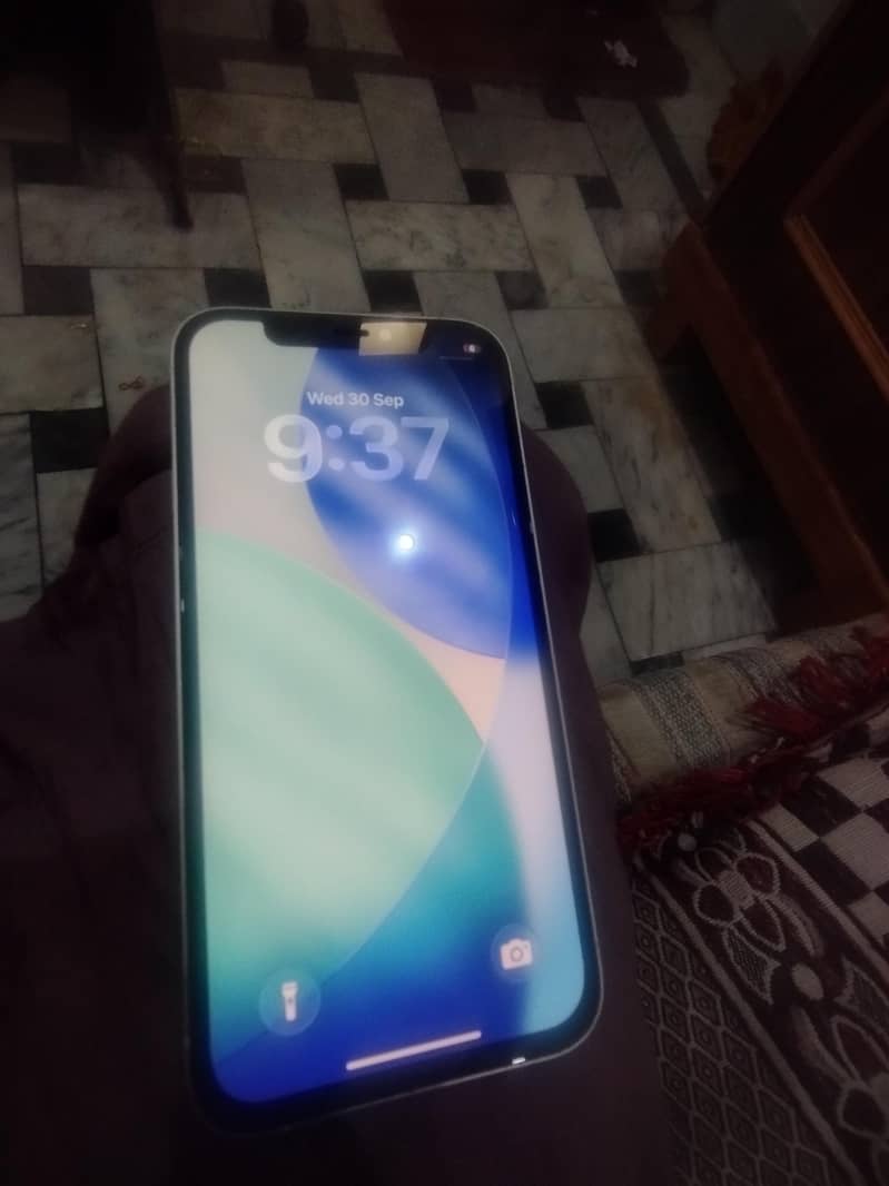 Apple iPhone 12 2