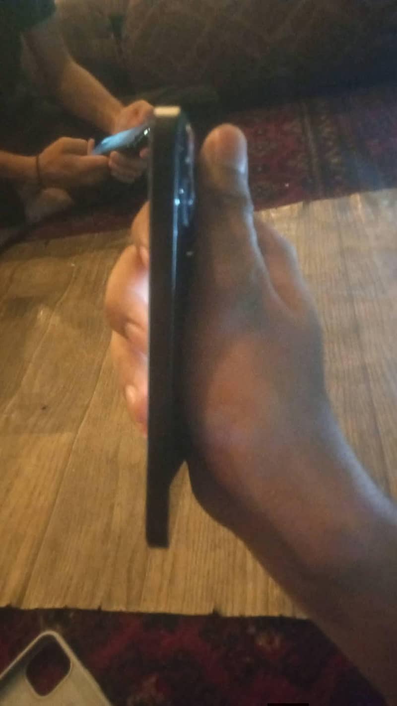 Apple iPhone 13 2