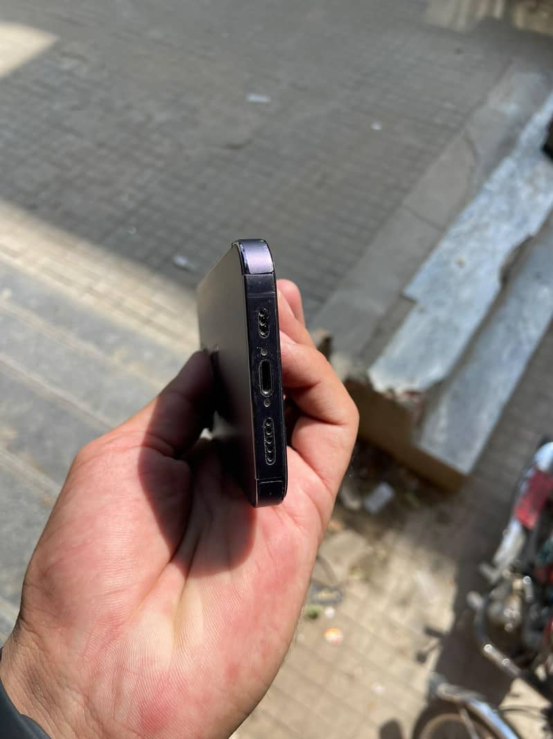 Apple iPhone 14 Pro 9
