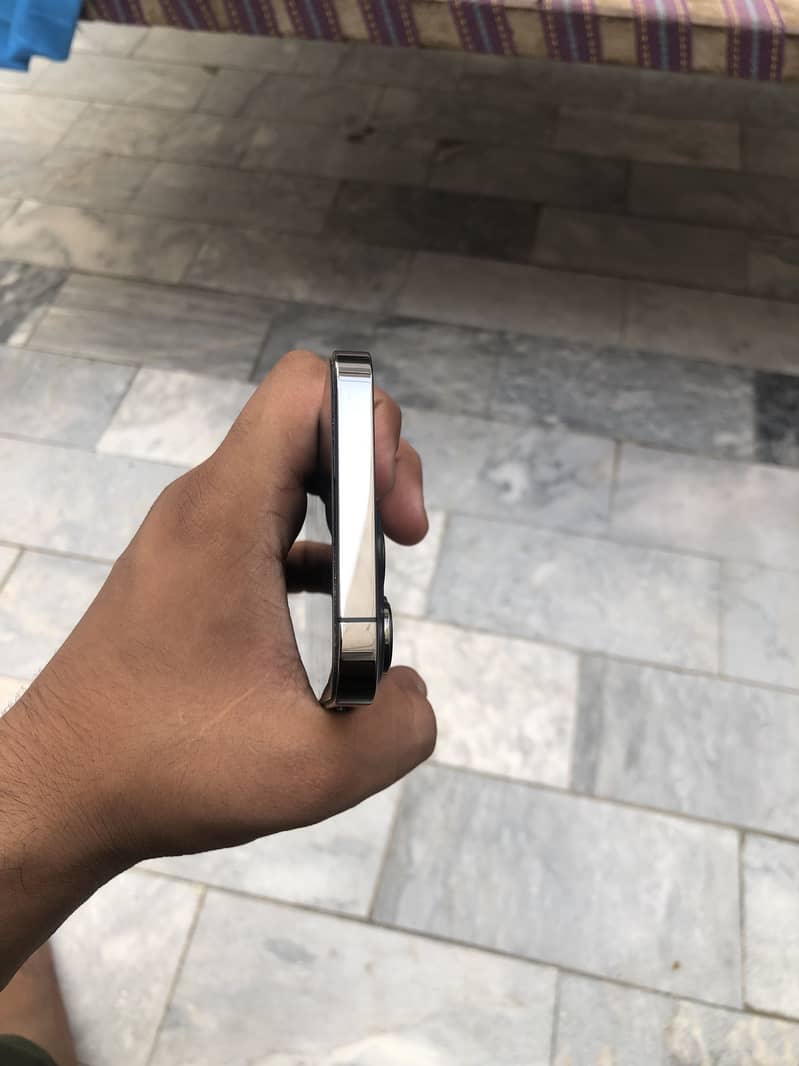 Apple iPhone 13 pro 3