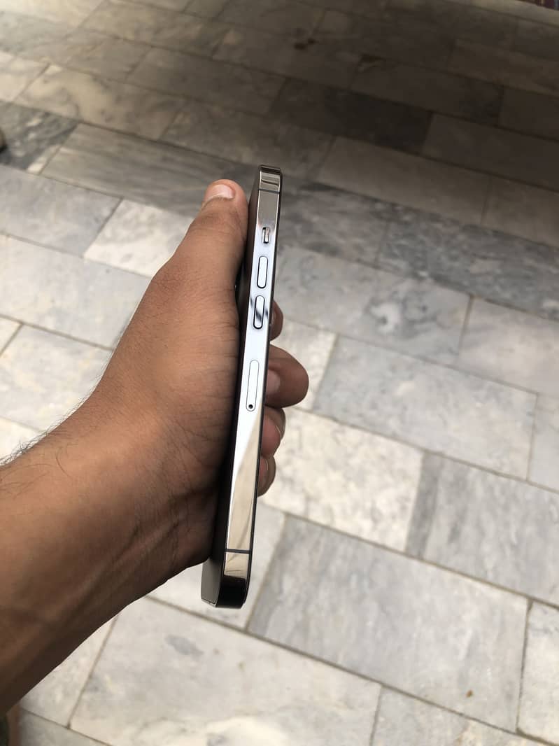 Apple iPhone 13 pro 5