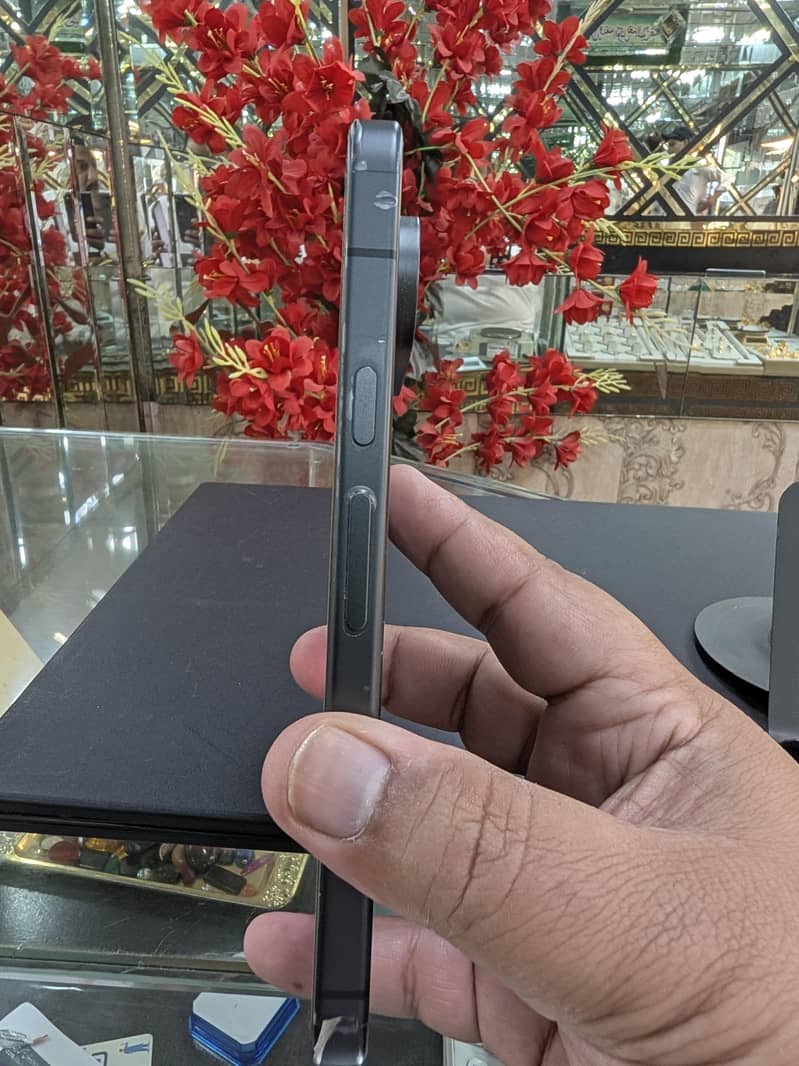Google Pixel 10 3