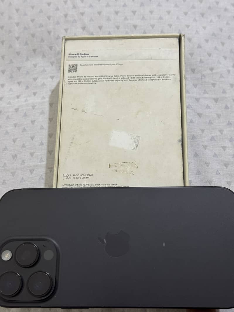 Apple iPhone 16 Pro Max 7