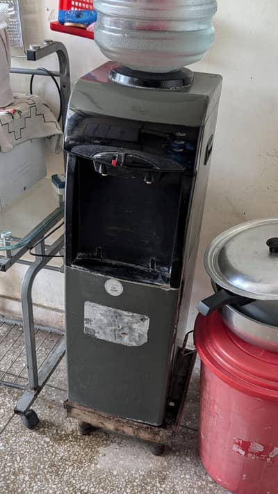 PEL/ Water Dispenser - Used