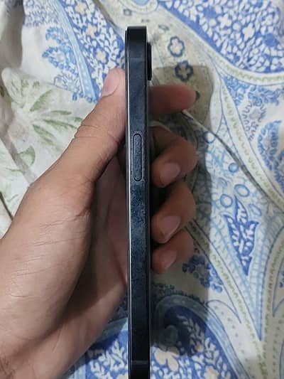 Apple iPhone 16e