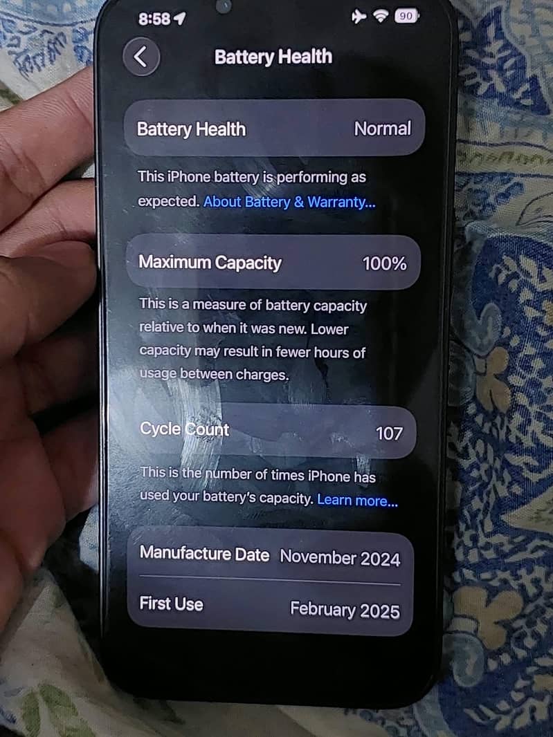 Apple iPhone 16e 1
