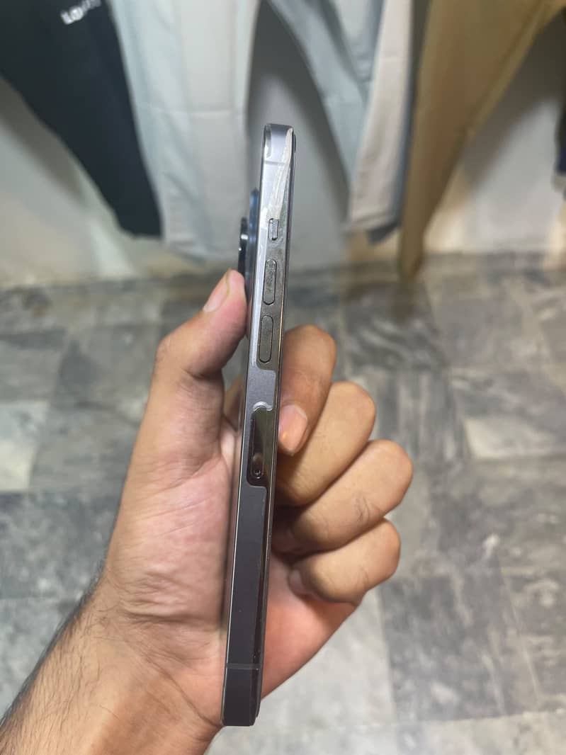 Apple iPhone 13 Pro 1
