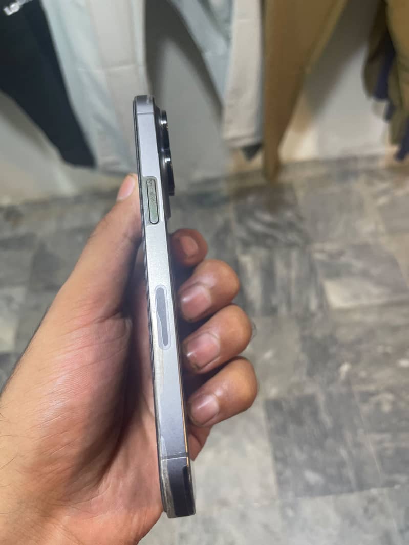 Apple iPhone 13 Pro 2
