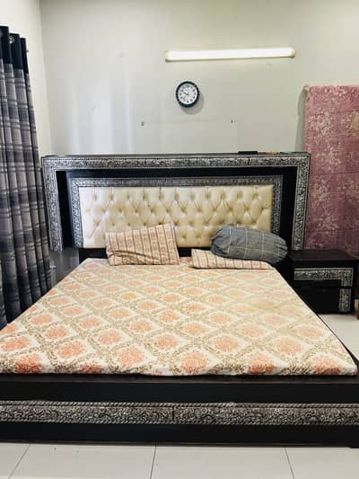 King size wooden bed